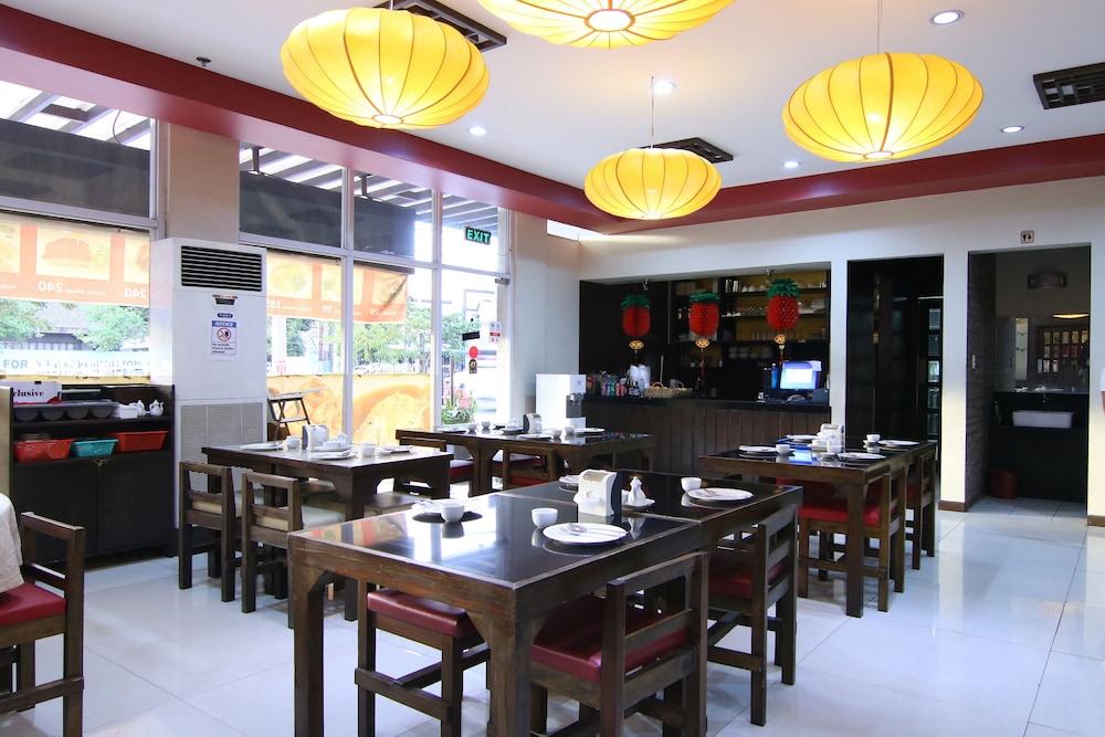 Oyo 110 Asiatel Hotel Pasay Exterior photo