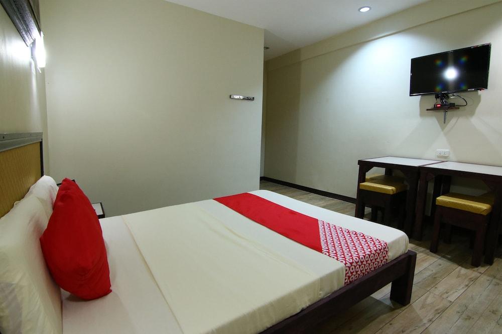 Oyo 110 Asiatel Hotel Pasay Exterior photo