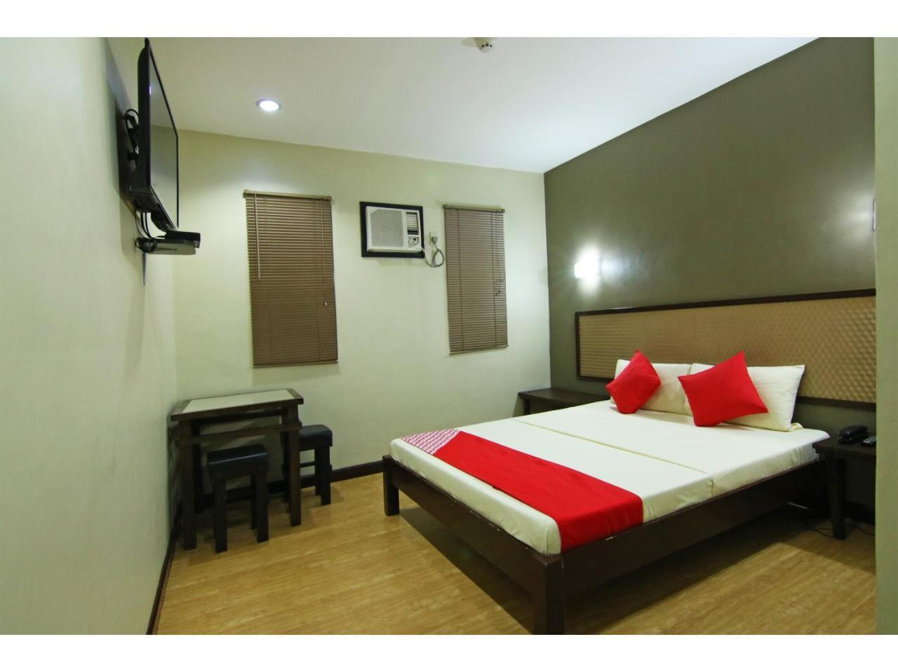Oyo 110 Asiatel Hotel Pasay Exterior photo